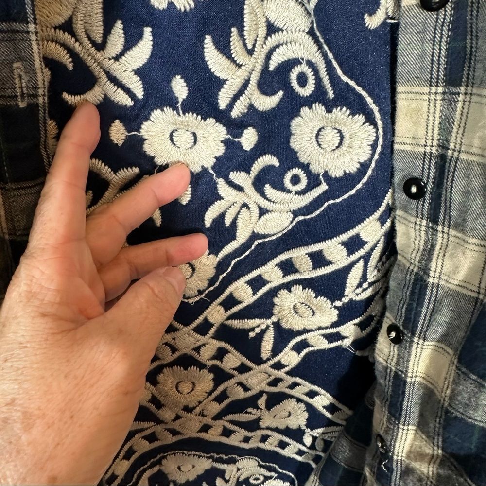 Soft surroundigs embroidery boho hippie shirt - Picture 4 of 8
